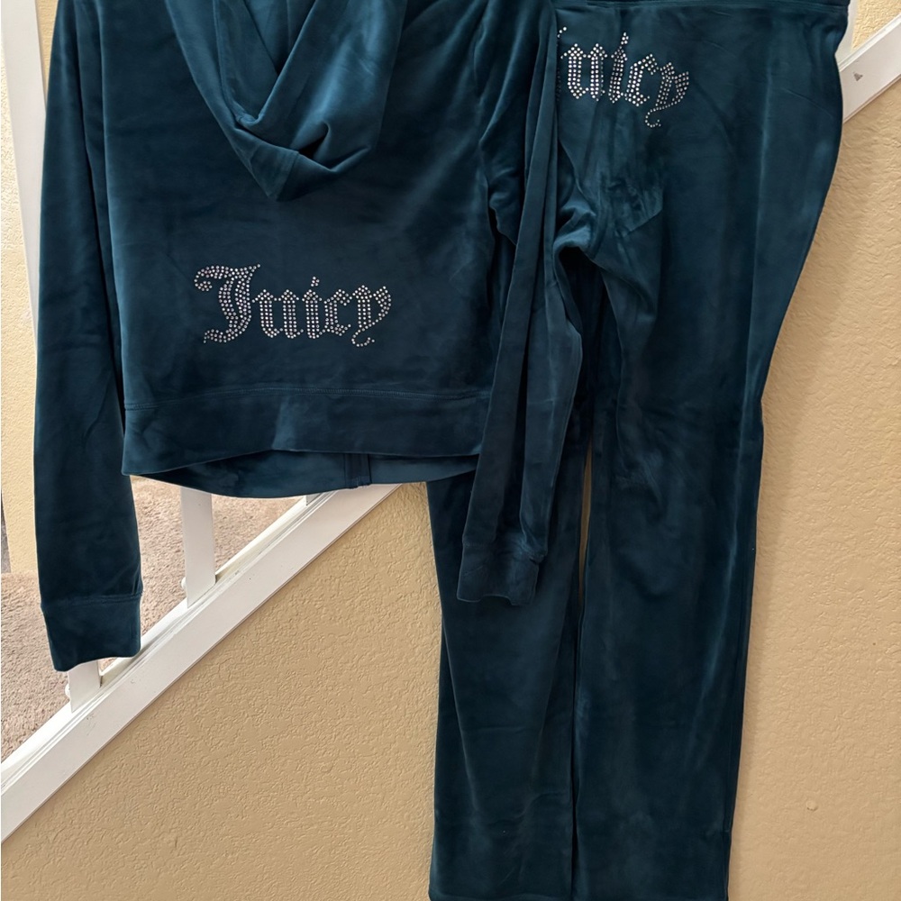 Juicy Couture  NWT Women's  SEA Velour tracksuit set - Picture 5 of 9